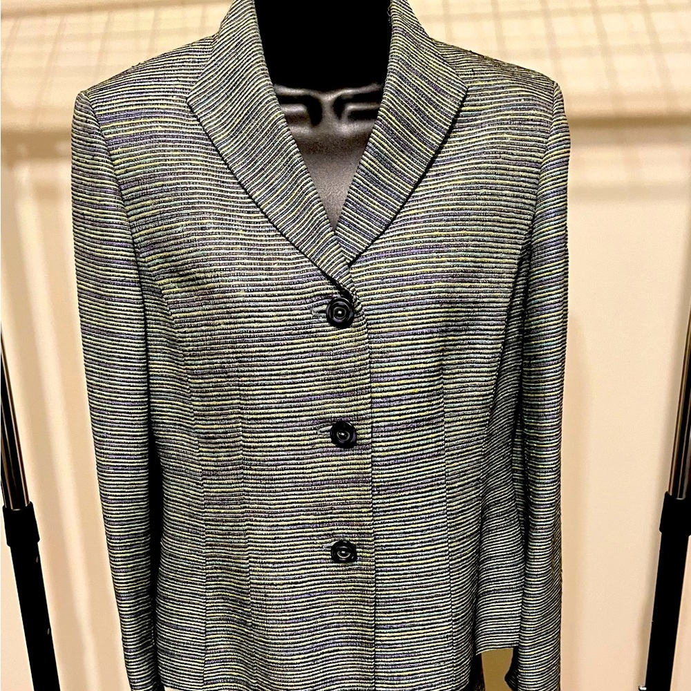 2 pc suit Linen/blend stripes ( light green/yellow/gray) size 6, new w/tags